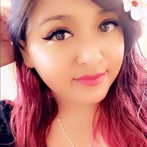 Meet your Posher, Daniela